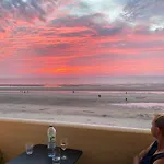 Unobstructed Beachfront View Apartamento *