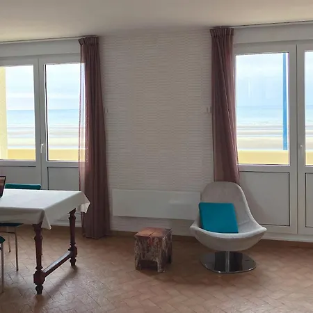 Unobstructed Beachfront View Apartman Bray-Dunes