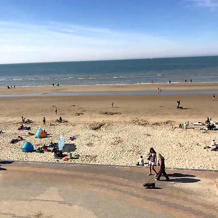 Unobstructed Beachfront View Apartman Bray-Dunes